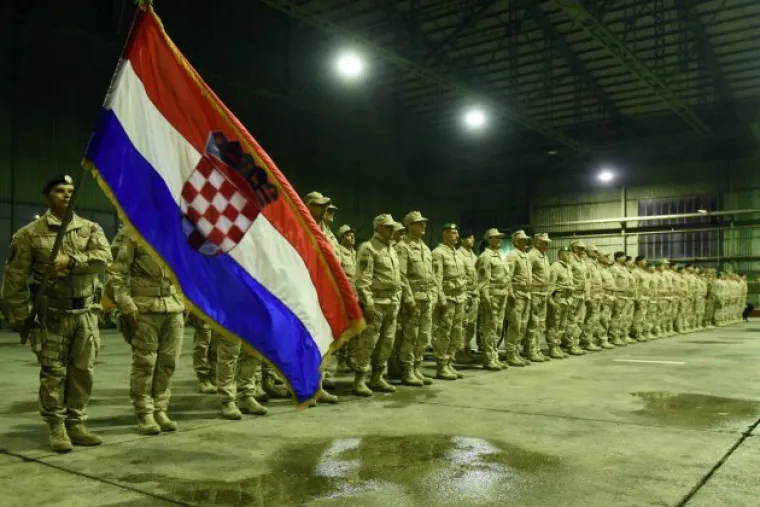 Emotivni doček pripadnika hrvatskog kontingenta u NATO misiji iz Afganistana