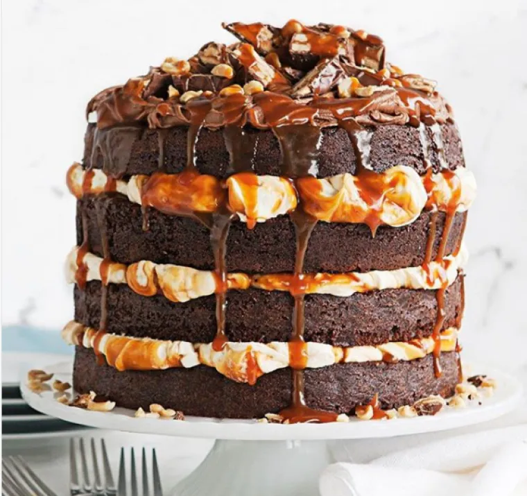 Na&scaron;le smo 15 najbogatijih i najsočnijih Snickers torta koje ćete poželjeti smazati u jednom zalogaju