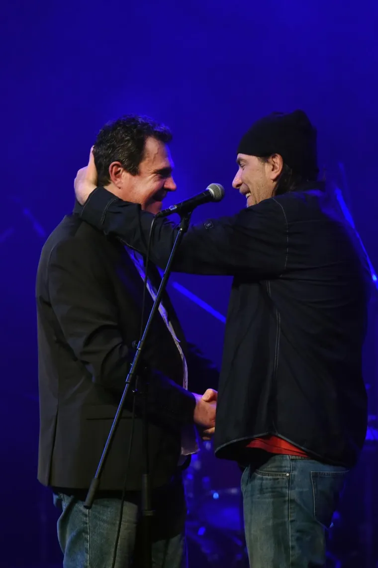 ALEN VITASOVIĆ PROSLAVIO VAŽNU OBLJETNICU: Na pozornici mu se pridružili otac i brat, plakao je kao malo dijete