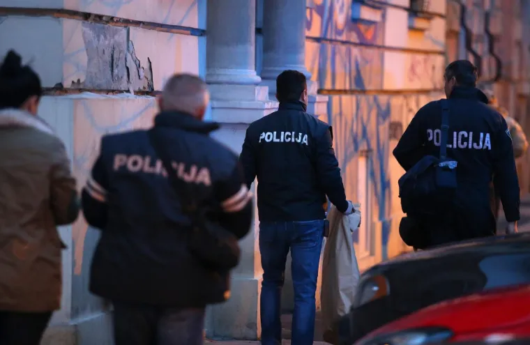 OČEVID U TIJEKU: U stanu na Prilazu Djure Deželića pronađeno mrtvo tijelo mu&scaron;karca