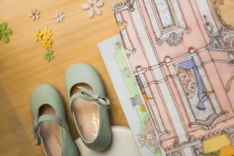 Taj trend prepoznao je i Atelier  Bébés te je u centar Zagreba doveo svjetske modne brendove koji posebno osluškuju potrebe i želje djece, stoga je njihova odjeća prepuna boja, animiranih printova i grafika