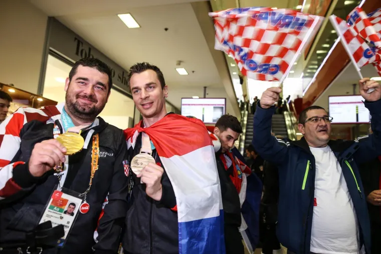20.03.2018., Zagreb - Konferencija za medije povodom povratka reprezentacije s XII. Zimskih paraolimpijskih igara u Pjongcangu. Dino Sokolovic osvojio je zlato u slalomu, a Bruno Bosnjak  broncu u snowbordu.
Photo: Igor Soban/PIXSELL
