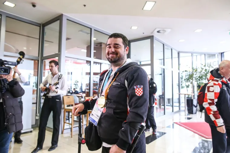 VRATILI SE PARAOLIMPIJCI: Dino Sokolović i Bruno Bo&scaron;njak pohvalili se medaljama