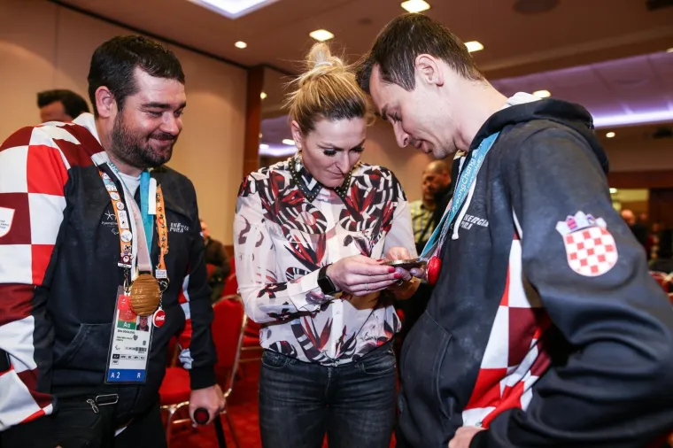 VRATILI SE PARAOLIMPIJCI: Dino Sokolović i Bruno Bo&scaron;njak pohvalili se medaljama
