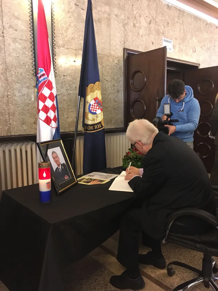 U odajama MORH-a održana komemoracija za generala Stipetića, pogledajte kakvu mu je poruku ostavio Ante Gotovina