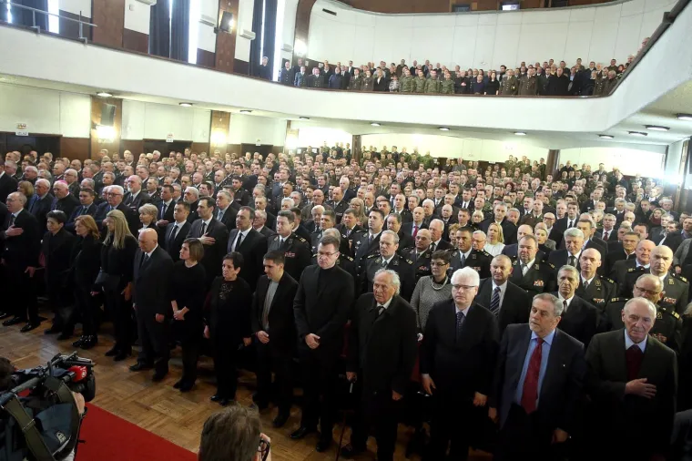 Na komemoraciji za generala Petra Stipetića u Domu HV-a Zvonimir, osim pokojnikove obitelji, okupio se i veliki broj bivših i sadašnjih dužnosnika, prijatelja i suboraca.