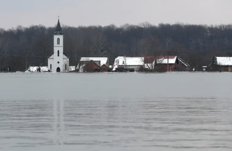 Sela Ko&scaron;utarica i Mlaka odsječeni od svijeta - HGSS, vatrogasci i vojska pomažu stanovni&scaron;tvu