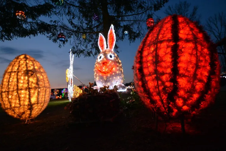 U Brazilu se tijekom Uskrsa organiziraju natjecanja u gradnji najvećih i najljep&scaron;ih svjetlećih jaja.

