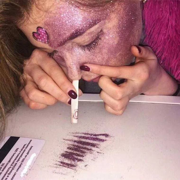 NEOPISIVO JE ČIME SE SVE RUSI HVALE NA DRU&Scaron;TVENIM MREŽAMA: Prizori iz njihovih domova jo&scaron; su bizarniji od prizora s ulica