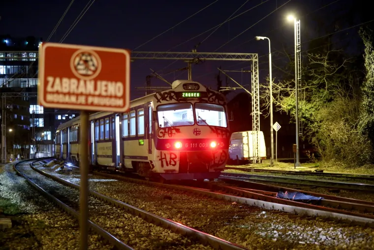 Tragedija u Zagrebu: osoba preminula u naletu vlaka prilikom prelaska pruge kod Zapadnog kolodvora