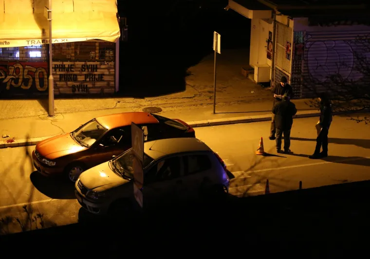 Policija je na mjestu događaja prona&scaron;la dva pi&scaron;tolja i uhitila dvije osobe, a u tijeku je kriminalistička istraga.