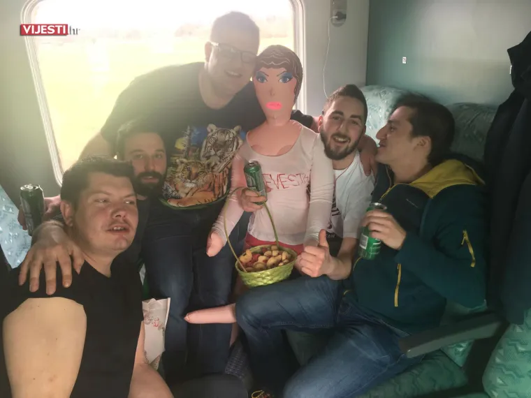 Urnebes u HŽ-u: u vlak Zurich - Beograd unijeli lutku za napuhavanje i dijelili falusiodne kolačiće