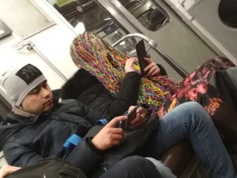 RUSKE PODZEMNE ŽELJEZNICE SU PRAVI MIKROKOZMOS UŽASNE MODE: Jako se trude spojiti nespojivo, ali im ba&scaron; ne ide