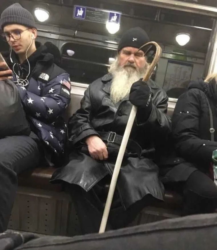 RUSKE PODZEMNE ŽELJEZNICE SU PRAVI MIKROKOZMOS UŽASNE MODE: Jako se trude spojiti nespojivo, ali im ba&scaron; ne ide