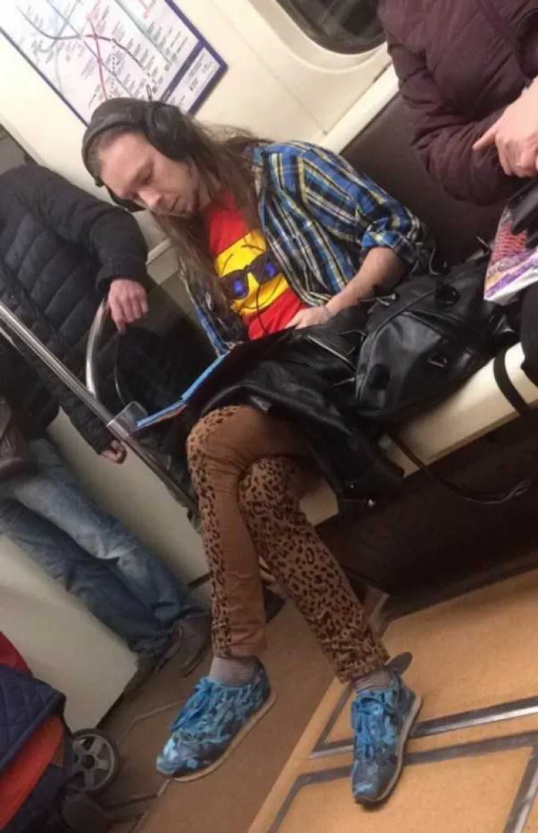 RUSKE PODZEMNE ŽELJEZNICE SU PRAVI MIKROKOZMOS UŽASNE MODE: Jako se trude spojiti nespojivo, ali im ba&scaron; ne ide