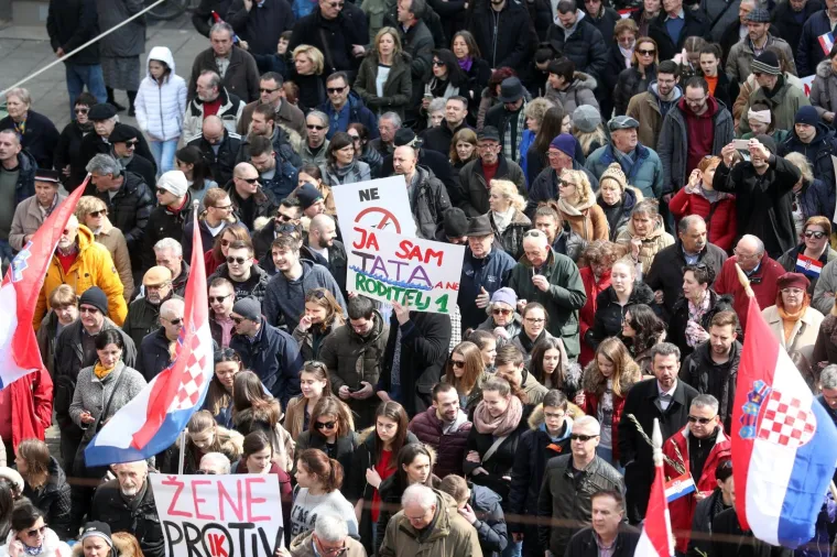 FOTOGALERIJA: Tisuće ljudi okupilo se na prosvjedu protiv ratifikacije Istanbulske konferencije