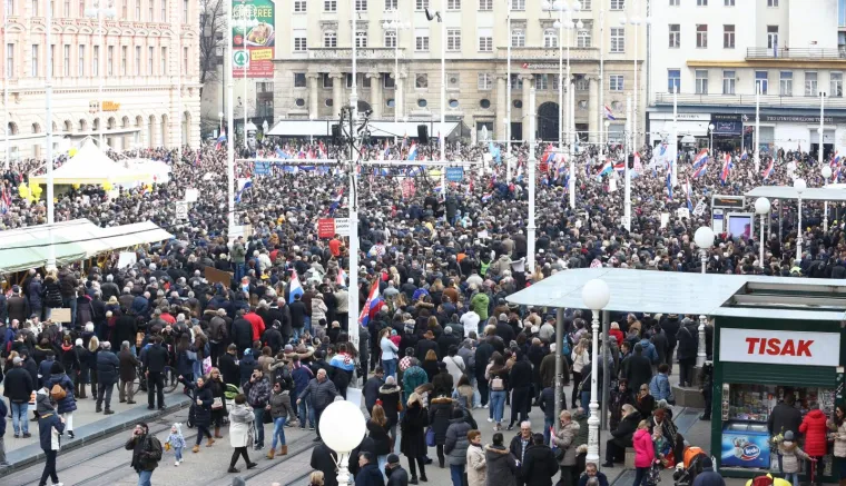 FOTOGALERIJA: Tisuće ljudi okupilo se na prosvjedu protiv ratifikacije Istanbulske konferencije