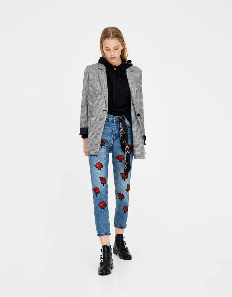 Traperice s izvezenim ružama, Pull&amp;Bear, 229,90 kuna
