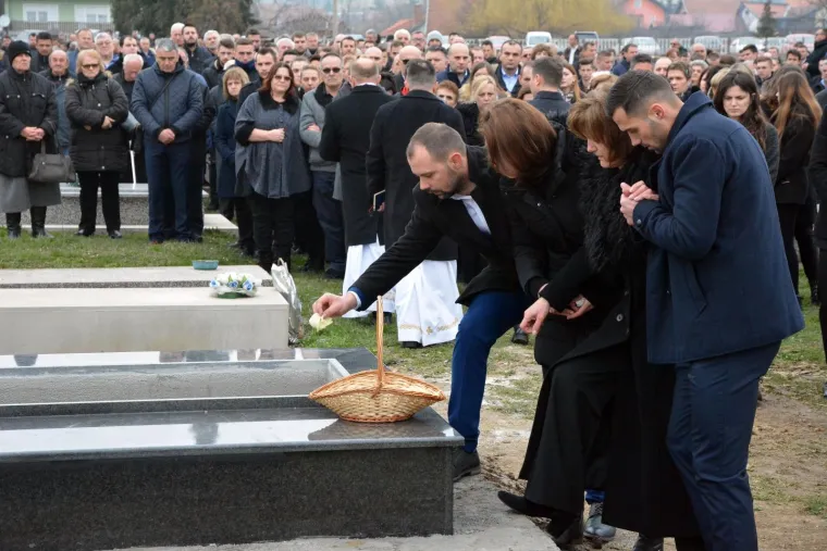 NEZAPAMĆENA TUGA I BOL U VELIKOJ: Nitko ne može vjerovati da Brune vi&scaron;e nema