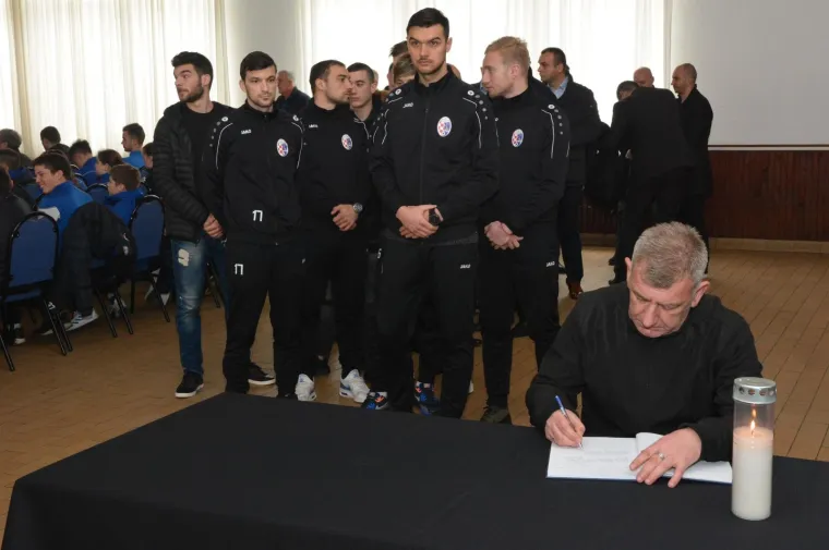 Velika: Komemoracija za tragično preminulog nogometa&scaron;a Marsonije Bruna Bobana