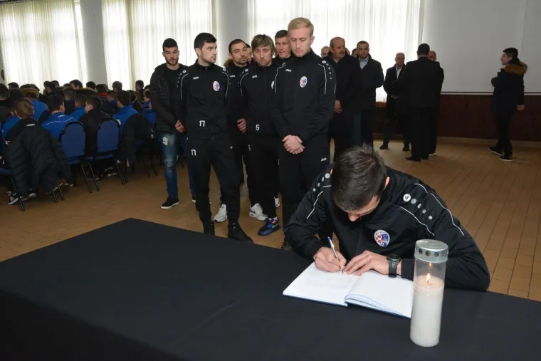 Velika: Komemoracija za tragično preminulog nogometa&scaron;a Marsonije Bruna Bobana