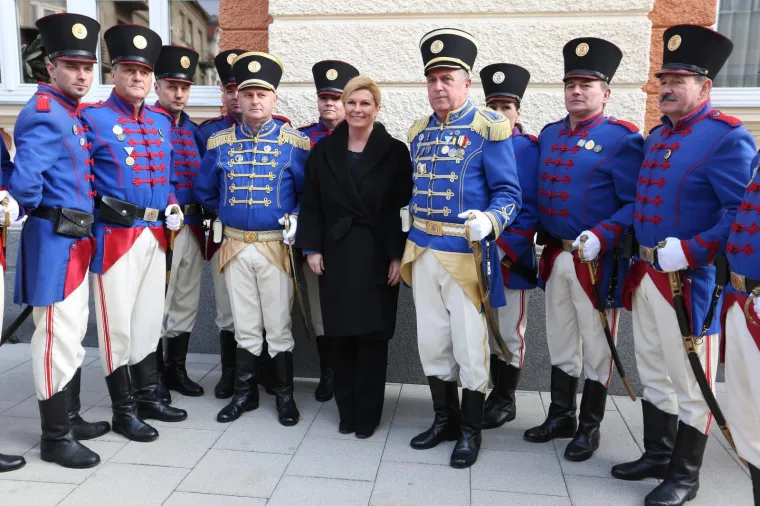 Predsjednica Kolinda Grabar-Kitarović premjestila svoj ured u Karlovačku županiju