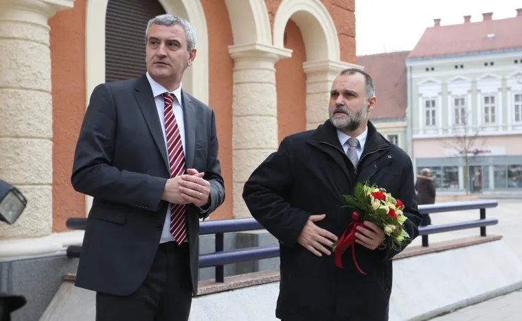 Predsjednica Kolinda Grabar-Kitarović premjestila svoj ured u Karlovačku županiju