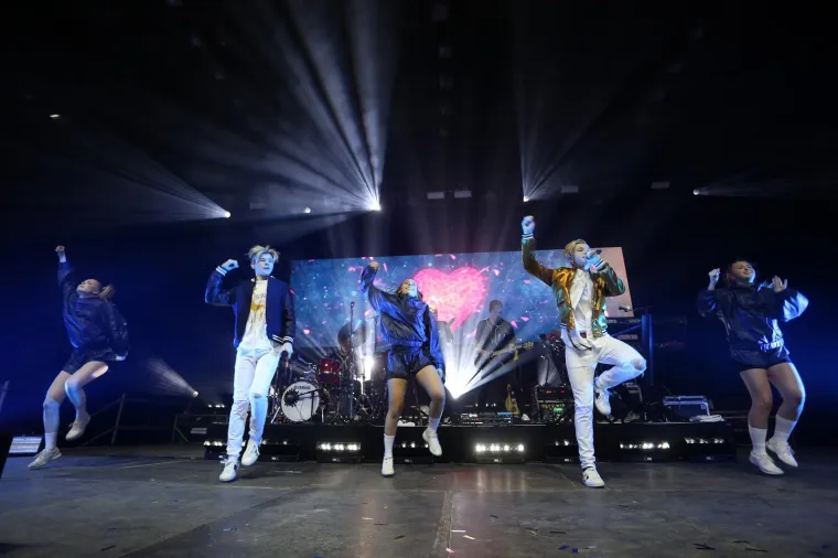 PLAVOKOSI BLIZANCI ZA KOJIMA LUDE HRVATSKE TINEJDŽERICE ZAPALILI ZAGREB: Zbog Marcusa i Martinusa vri&scaron;talo se od uzbuđenja