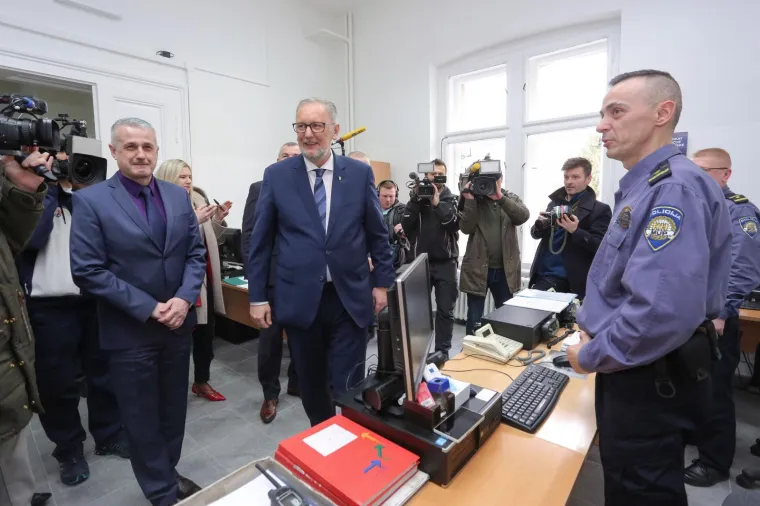Ministar Božinović obi&scaron;ao adaptirane prostorije I. Policijske postaje Zagreb