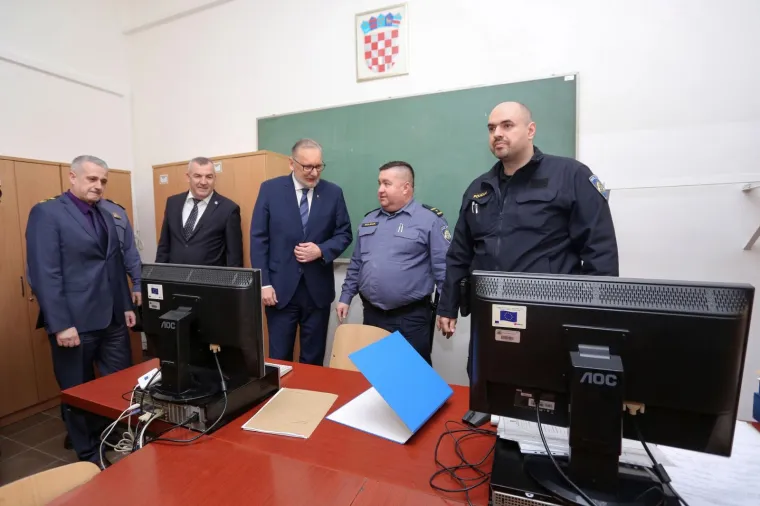 Ministar Božinović obi&scaron;ao adaptirane prostorije I. Policijske postaje Zagreb