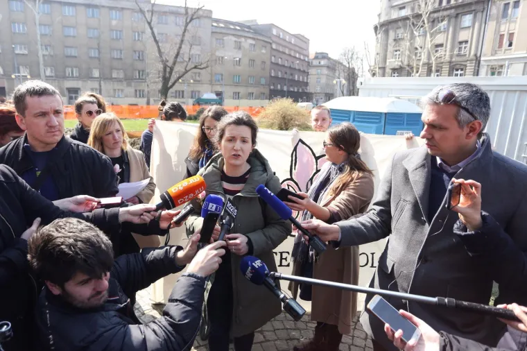 Inicijativa 'Vratite magnoliju' traži da se zaustavi daljnja devastacija Trga žrtava fa&scaron;izma