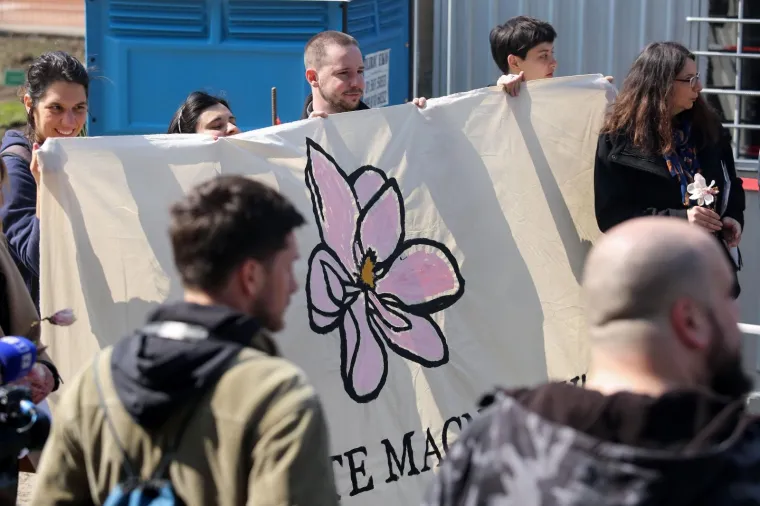 Inicijativa 'Vratite magnoliju' traži da se zaustavi daljnja devastacija Trga žrtava fa&scaron;izma