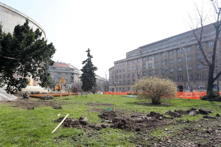 Inicijativa 'Vratite magnoliju' traži da se zaustavi daljnja devastacija Trga žrtava fa&scaron;izma