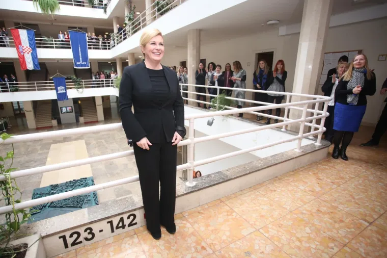 Presretni &scaron;to ju vide: predsjednicu u Splitu zaposlenici gradske uprave izgrlili i izljubili