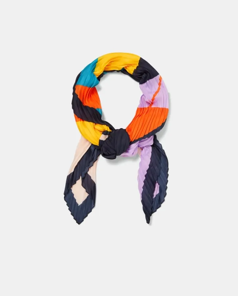 Plisirana marama s prugama, Zara, 199,90 kuna