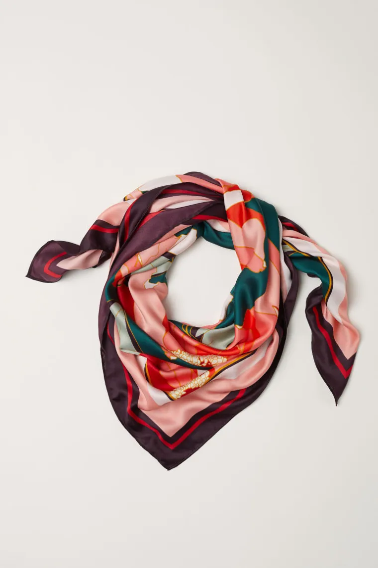 Satenska marama  s printom, H&amp;M, 59,92 kune