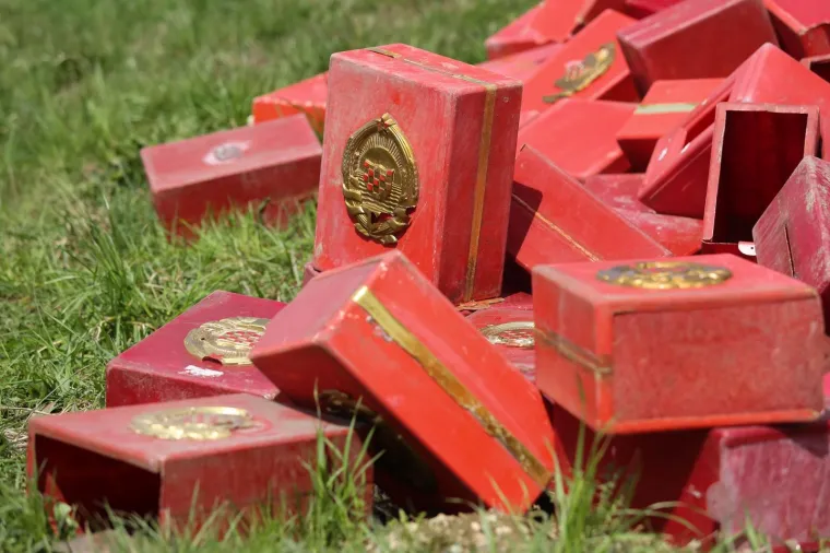 Bacili su sve niz rijeku: glasačke kutije iz doba Jugoslavije bačene u kanal Sava &ndash; Odra