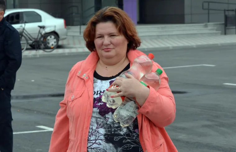 90.000 LJUDI BEZ PITKE VODE: Ljudi u redovima čekali pred cisternama