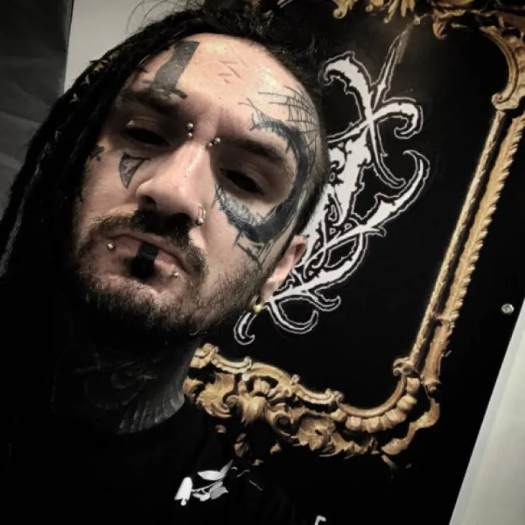 NEKAD SU SE RODITELJI BOJALI DA ĆE IM SE DJECA TETOVIRATI, DANAS IMAJU VEĆIH BRIGA: Što kažete na rezbarenje i bušenje tijela?