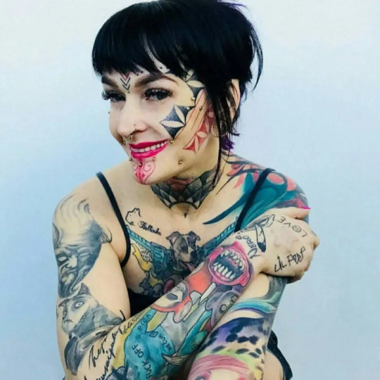 NEKAD SU SE RODITELJI BOJALI DA ĆE IM SE DJECA TETOVIRATI, DANAS IMAJU VEĆIH BRIGA: Što kažete na rezbarenje i bušenje tijela?