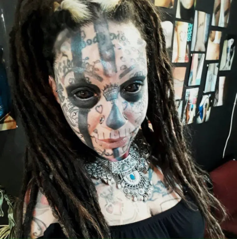 NEKAD SU SE RODITELJI BOJALI DA ĆE IM SE DJECA TETOVIRATI, DANAS IMAJU VEĆIH BRIGA: &Scaron;to kažete na rezbarenje i bu&scaron;enje tijela?