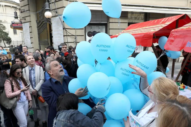 Pu&scaron;tanjem plavih balona obilježen Svjetski dan svjesnosti o autizmu