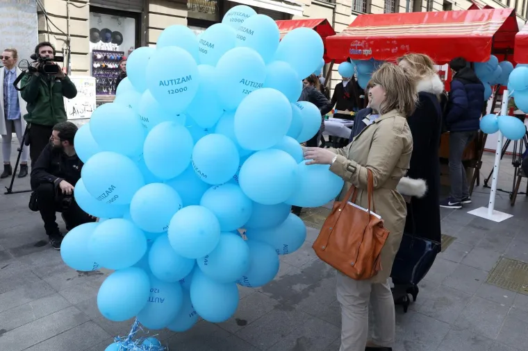 Pu&scaron;tanjem plavih balona obilježen Svjetski dan svjesnosti o autizmu