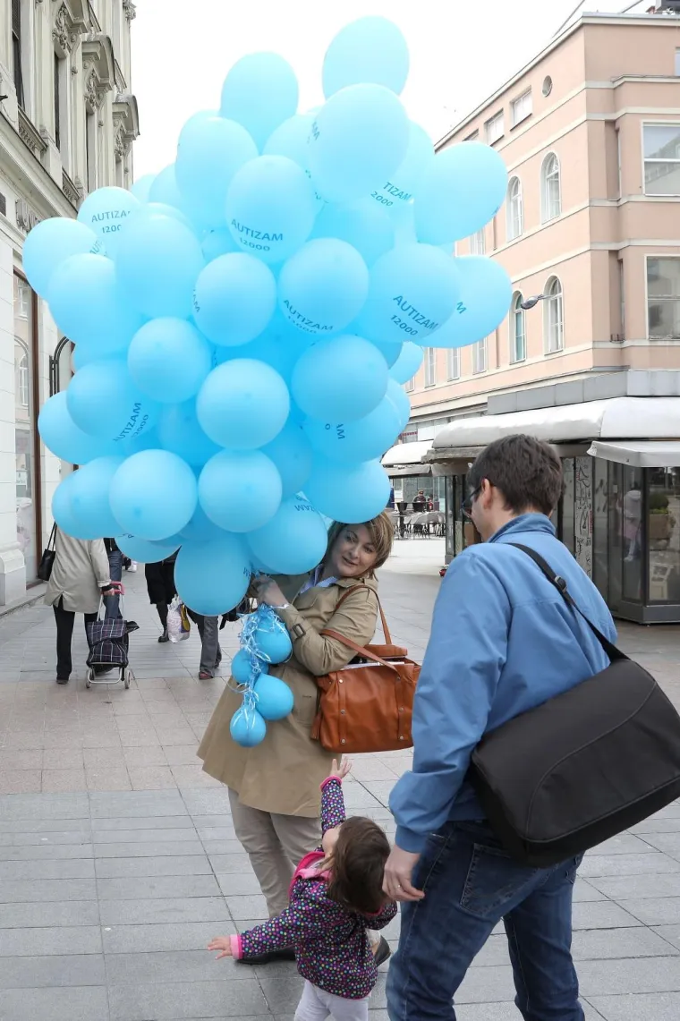 Pu&scaron;tanjem plavih balona obilježen Svjetski dan svjesnosti o autizmu