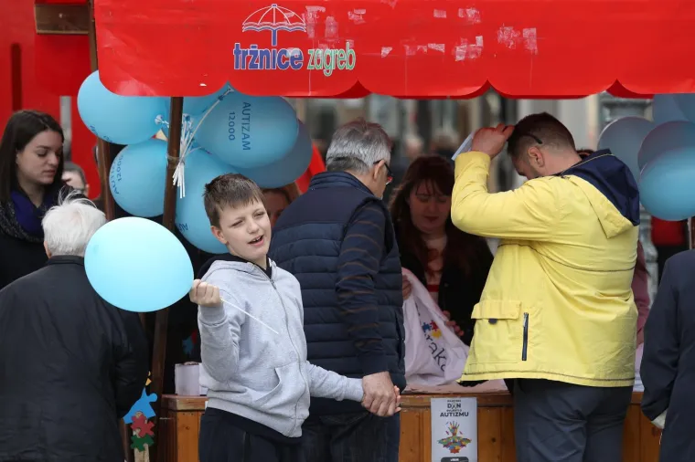 Pu&scaron;tanjem plavih balona obilježen Svjetski dan svjesnosti o autizmu