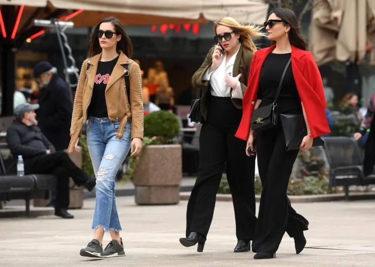 Pogledajte kakva moda vlada ulicama glavnog grada