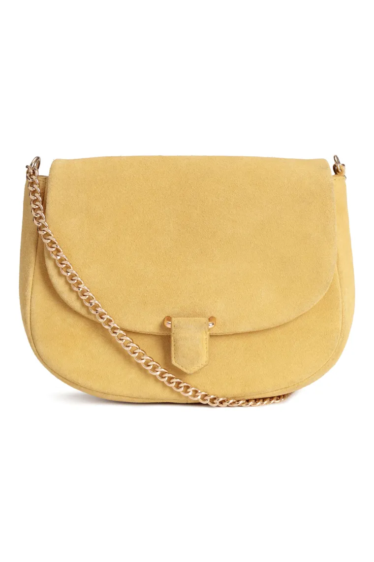 Žuta torba od antilopa s lancem, H&amp;M, 371,18 kuna