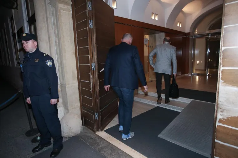 Predsjednik HNS-a Ivan Vrdoljak stigao je u Vladu na sastanak s premijerom Andrejem Plenkovićem o izboru Ekspertne radne skupine za provođenje kurikularne reforme.