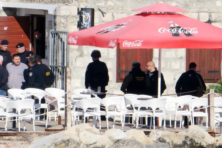 DRAMA U SPLITU: Muškarac prijetio da će raznijeti sebe i lokal, naposljetku se predao policiji