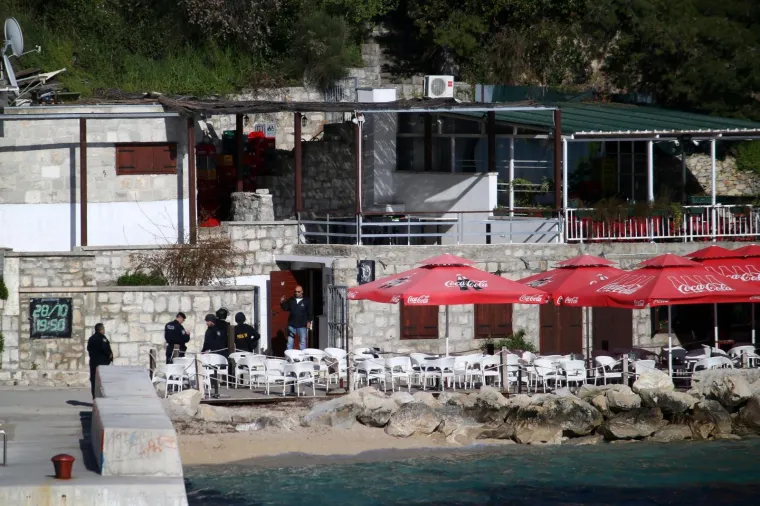 DRAMA U SPLITU: Muškarac prijetio da će raznijeti sebe i lokal, naposljetku se predao policiji